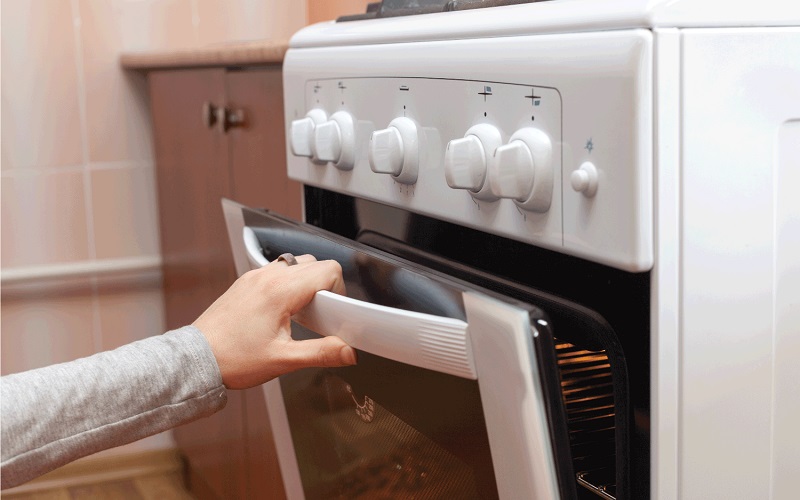 how to use the oven in a gas cooker